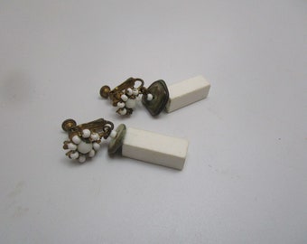 Vintage Signed MIRIAM HASKELL screwback earrings White Glass Estate