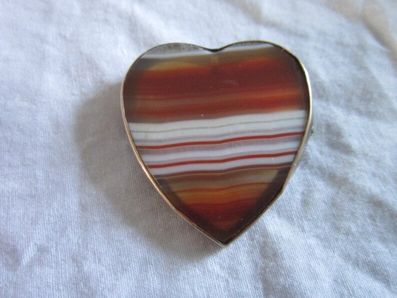 Wow! Antique 10K wrapped Gold Real Fancy Banded Agate Heart Shaped Brooch