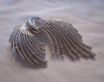Wonderful Crown Trifari Silver Tone Wheat Sheave Large Brooch