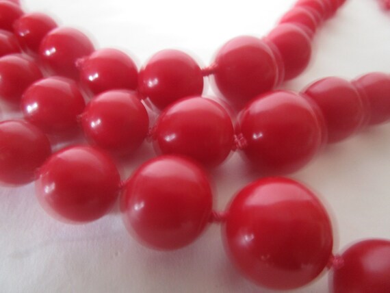 Antique Cherry Red Bakelite or Plastic Beaded 3 S… - image 2