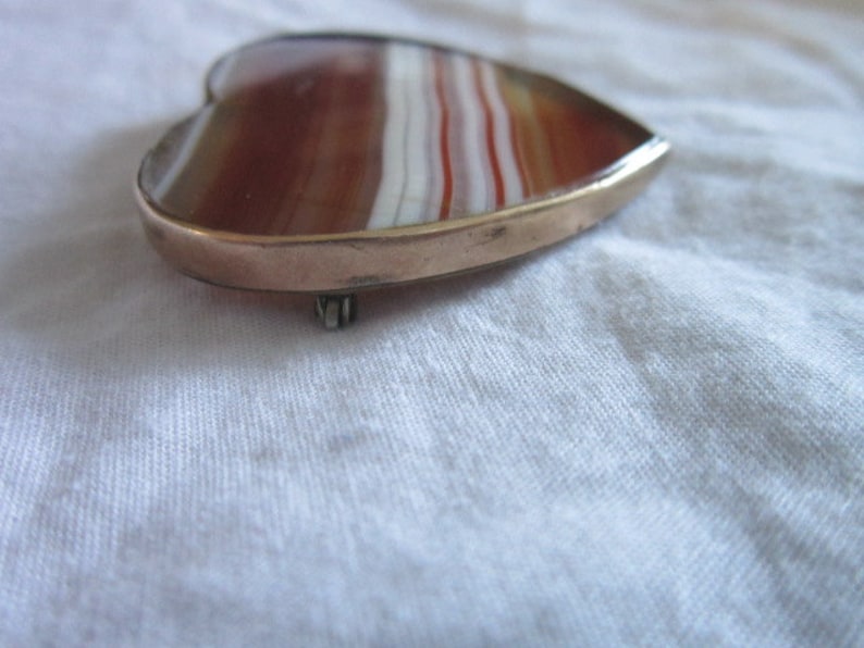 Wow! Antique 10K wrapped Gold Real Fancy Banded Agate Heart Shaped Brooch