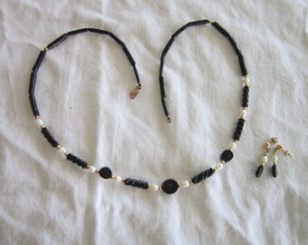 Vintage 14K Gold with Black Glass & Real Natural Pearl Necklace and Earring Set Wow