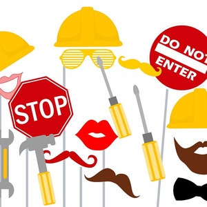 以下が含まれることがあります： 建設をテーマにした写真ブースの小道具のコレクション。黄色のヘルメット、口ひげ、唇、停止標識、レンチ、ハンマー、ドライバー、蝶ネクタイ、「Do Not Enter」のサインが含まれています。すべての小道具は明るい色で漫画風です。