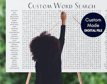 Pode incluir: Um grande cartaz branco intitulado Custom Word Search com uma lista de palavras à esquerda e uma grelha de letras à direita. Um emblema circular azul escuro à direita contém o texto Custom Made DIGITAL FILE em letras brancas.