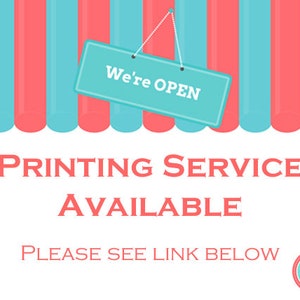 Puede incluir: Un toldo a rayas rojas y azules con un letrero que dice "We're OPEN". El texto debajo del toldo dice "PRINTING SERVICE AVAILABLE PLEASE SEE LINK BELOW".