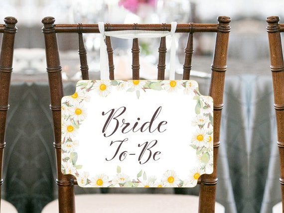Bride to be Chair Banner, Bridesmaid Chair Sign, Maid of Honor, Daisy Bridal Shower Decoration, Bridal Chair Banner, Bride To Be Sign BS691 Il_570xn
