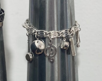 Music Charms Bracelet,  genderless Bracelet, Silver Plate, reused materials, Gifts for musicians, Music note bracelet, Gifts for singer