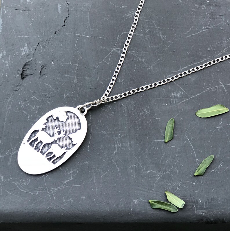 Silver Deer Necklace Cute Winter Engraved Deer Pendant Unisex Animal Lovers Jewelry
