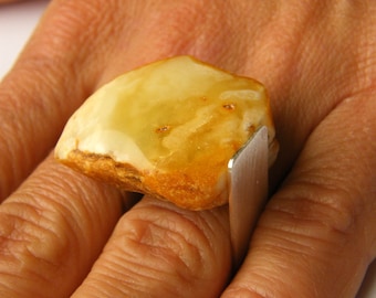Bague en ambre, ambre véritable, jaune orange, forme moderne, rail en argent sterling 925 mat, ambre, bärnsten, cadeau, pour elle, fait main, unique
