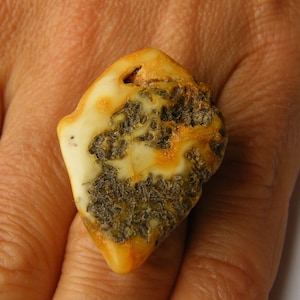 Amber Ring  YELLOW, Amber Jewelry sterling Silver rail, natur amber, modern design, for she, giftbox, シルバー リング,New, UNIQUE Handmade