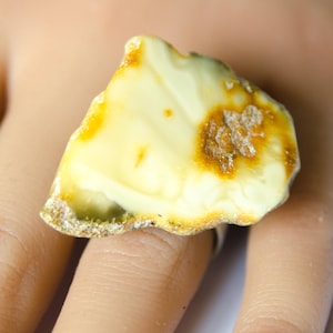 Amber Ring  YELLOW, Amber Jewelry sterling Silver rail, genuine amber, modern design, for she, giftbox, シルバー リング,New, UNIQUE Handmade