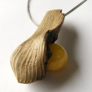 Collier dambre, ambre baltique authentique, boule jaune, bois flotté, avec chaîne, moderne, cadeau pour femme, NOUVEAU, UNIQUE Fait à la main image 4