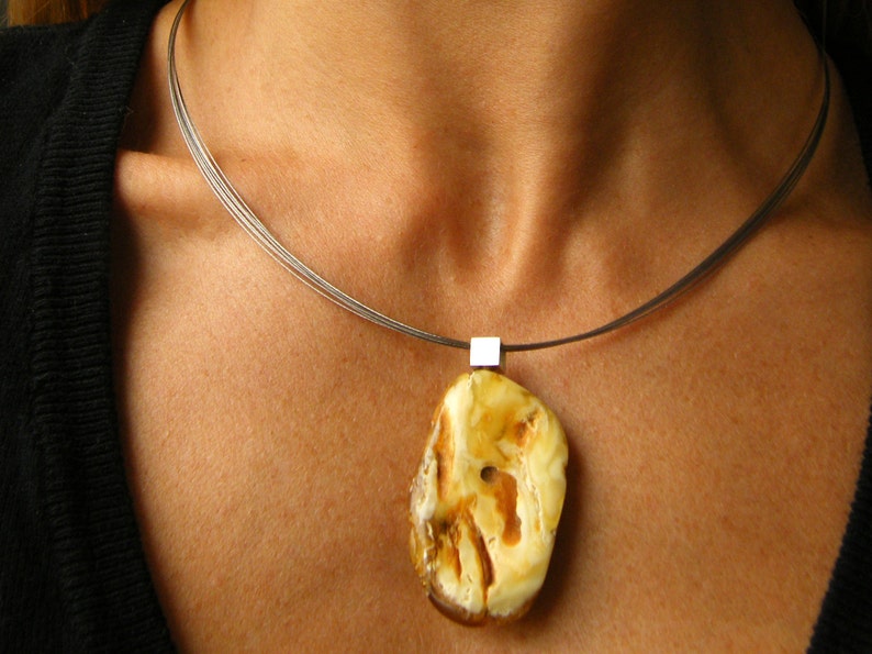 Amber Pendant, YELLOW WHITE genuine Amberstone,matte sterling Silver 925, with chain, bärnsten,anillo,anhänger,bernstein,neu,UNIQUE