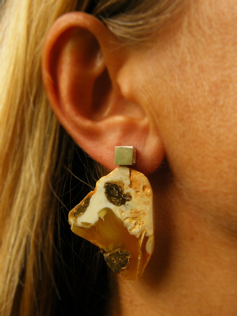 Earrings, Amber earrings, Stud, yellow white, genuine amber, modern design, for she, giftbox, シルバー リング,New, UNIQUE Handmade image 4