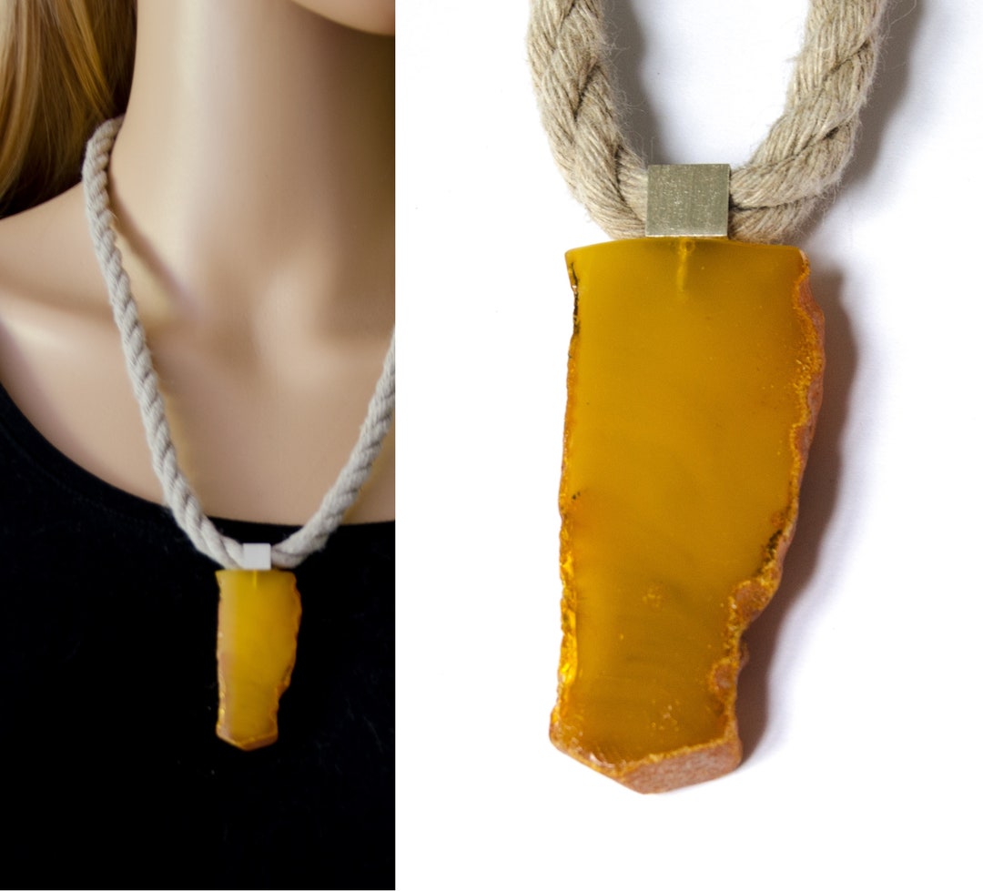 Pendentif Vintage En Ambre Naturel De Lituanie - Forme Feuille, Jaune D'Œuf