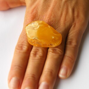 Natural YELLOW Baltic Amber Ring, Amber And Sterling Silver Ring, Amber Jewelry, Modern Gift for Women Unisex Giftbox, Bernsteinring