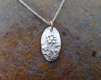 Naszyjnik z kwiatami, jedyny w swoim rodzaju indywidualny organiczny wzór kwiatowy, ręcznie wykonany metodą granulacji etruskiej - srebro próby 925