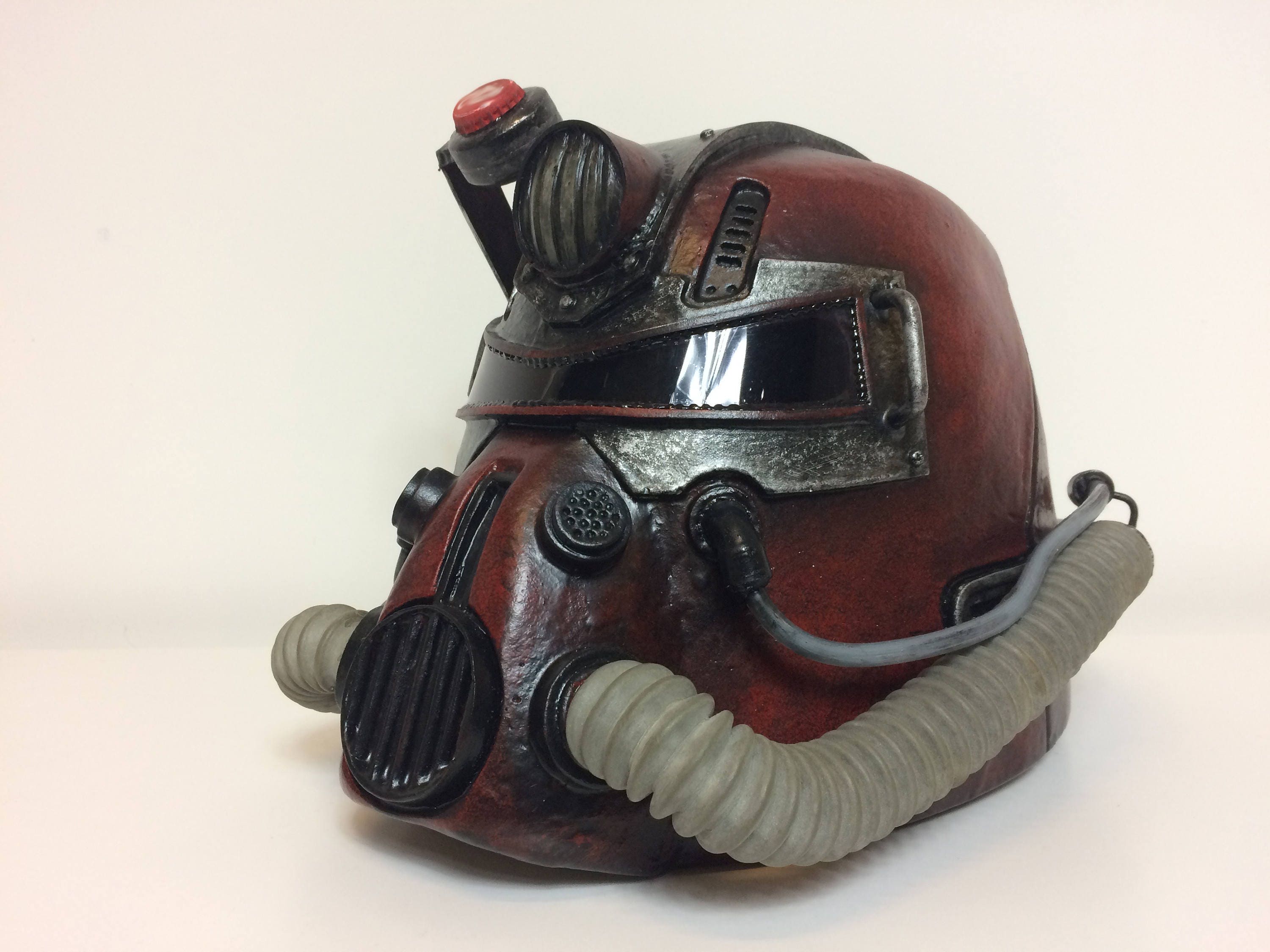 Fallout パワーアーマーT51　ヘルメット Fallout 76」の限定版に同梱される着用可能な“T-51パワー