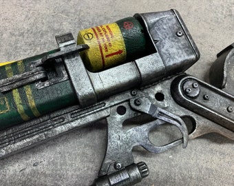 Laser Rifle Fallout AER9 inspired cosplay prop