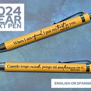 2024 JW Year Text Engraved Pen / Texto del año bolígrafo (English / Spanish)