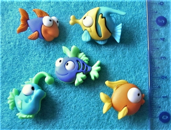 Fish Sea Creatures Sealife Tropical Dress It Up Craft Buttons SOMETHING FISHY