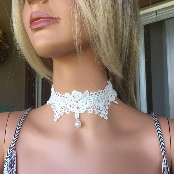 White or AntiQue Lace Choker, Victorian Pearl Drop, BoHo, Wedding, Bride, casual/beach, bridal party, bridesmaids, bachelorette