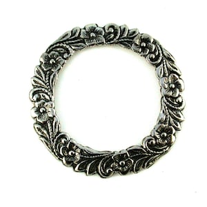 Qty. 2 Pansy Wreaths - 35mm w/23mm hole