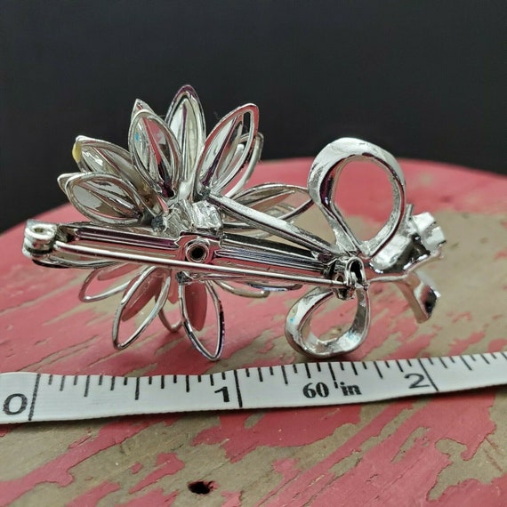 Vintage Flower Cut Out Brooch - image 2