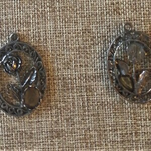 Vintage Pendant - Encircled Flower - 1-1/4&quot;x1&quot;