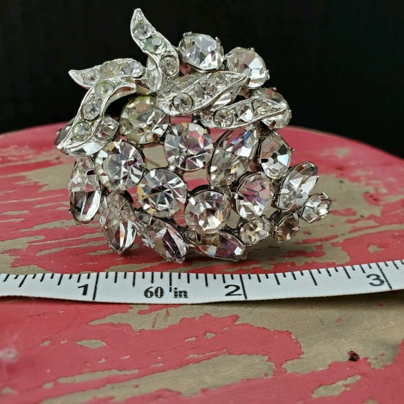 Vintage crystal brooch Gem