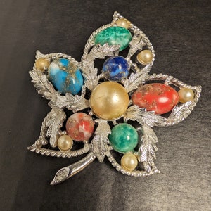 Vintage Sarah Coventry leaf brooch
