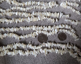 MOPCH7 Mother of Pearl Chip (4)Strands
