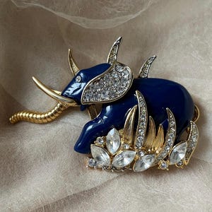 vintage Hattie Carnegie gold plate carved blue lucite elephant grass rhinestone figural brooch enamel pin costume circus African animal KJL