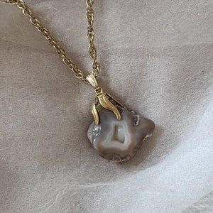 vintage gray white agate druzy geode pendant gold chain necklace stone crystal witch hippie boho wedding bride mother's day gift fairy