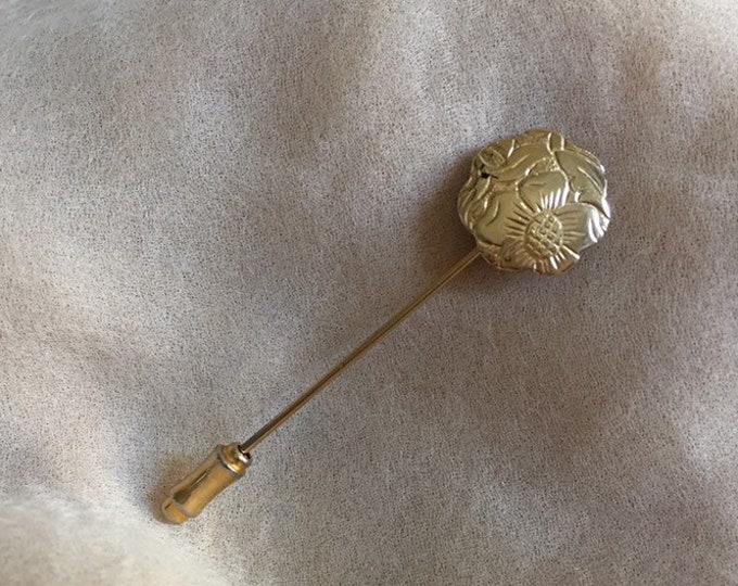 60s gold ornate flower minimalist embossed brooch floral retro wedding stick pin bridal bride wedding mother formal witch costume party