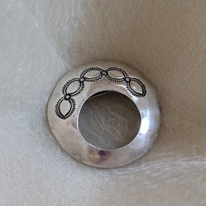 vintage sterling silver Mexico silver disk chain pattern mid-century 925 circle pin brooch goth wedding bridal western southwestern cowboy