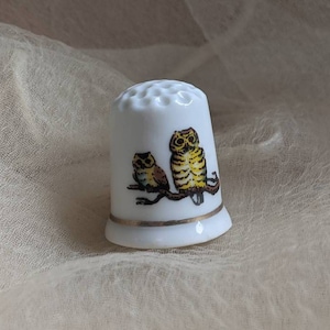 vintage decorated porcelain owl thimble Halloween bird needlecraft sewing notions antique ceramic quilting cross stitch embroidery crafting