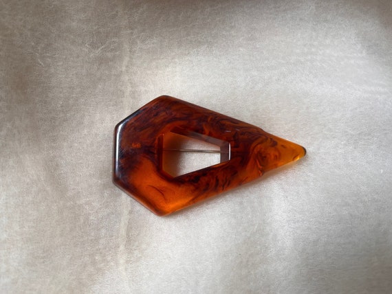 vintage Catalin Bakelite large arrowhead pin broo… - image 1