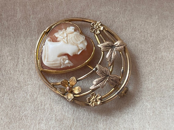 Vintage gold floral pink heart cameo pin brooch l… - image 3