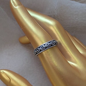 vintage sterling 925 silver chain ring band simple pattern goth gothic punk biker unisex minimalist valentine gift something old bride