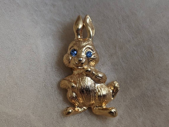vintage gold plate rabbit bunny pin brooch blue r… - image 4