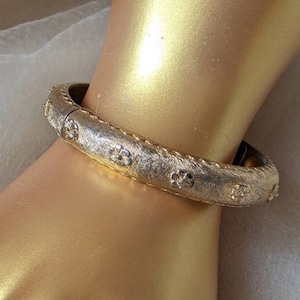 Vintage Trifari oro flor bisagra abrazadera pulsera firmada vintage novia dama de honor algo viejo boda madre regalo hada