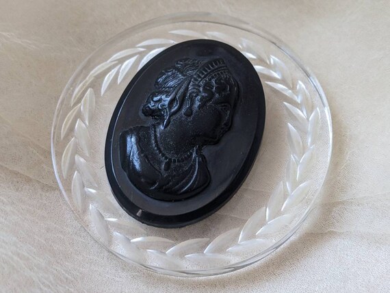 vintage carved clear Lucite black cameo brooch pi… - image 5