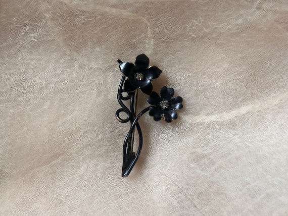 antique ornate black floral flower reeds brooch p… - image 3