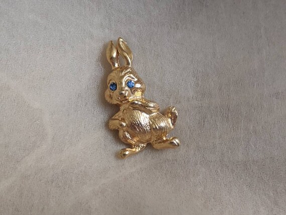 vintage gold plate rabbit bunny pin brooch blue r… - image 2