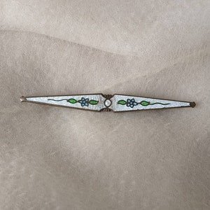 vintage white cloisonné enamel blue green flower bar pin brooch metal floral gift bride bridesmaid mother girl something old hand painted