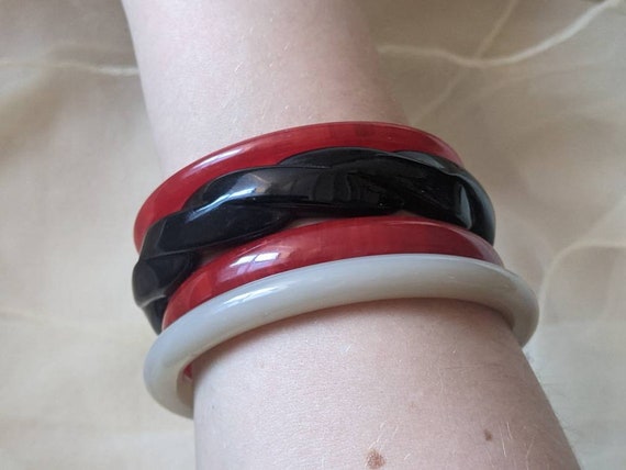 vintage red black gray color molded Lucite bangle… - image 6