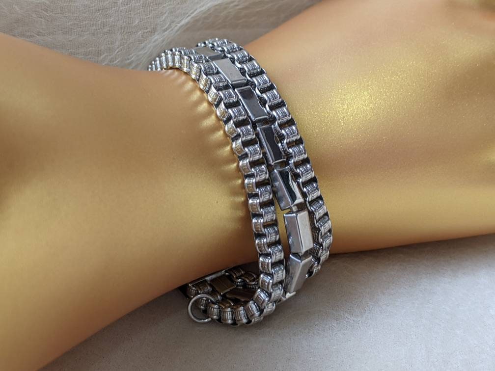 Vintage Three Chunky Silver Box Chain Triple Strand Bracelet Vintage Three Chunky Silver Box Chain Triple Strand Bracelet