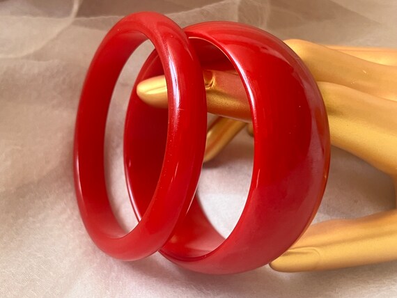 vintage Bakelite Catalin solid cherry red bangle … - image 8