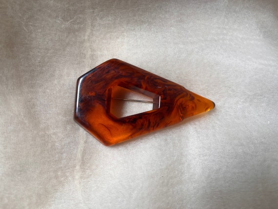 vintage Catalin Bakelite large arrowhead pin broo… - image 3